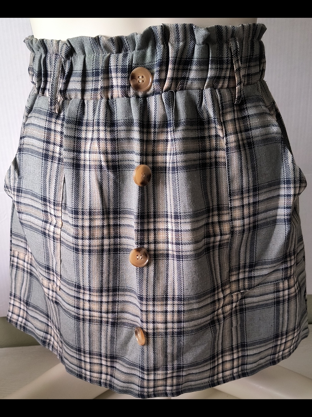 Elastic-Waist Plaid Mini Skirt in Light Blue and Cream